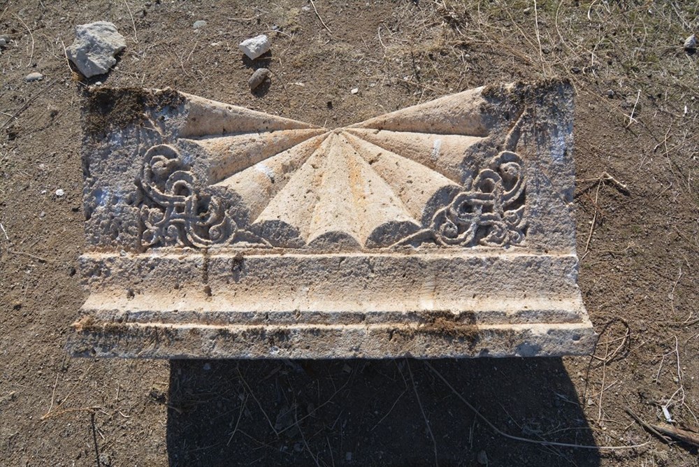 Depremde hasar gören 600 yıllık kümbet restore edilecek - 13