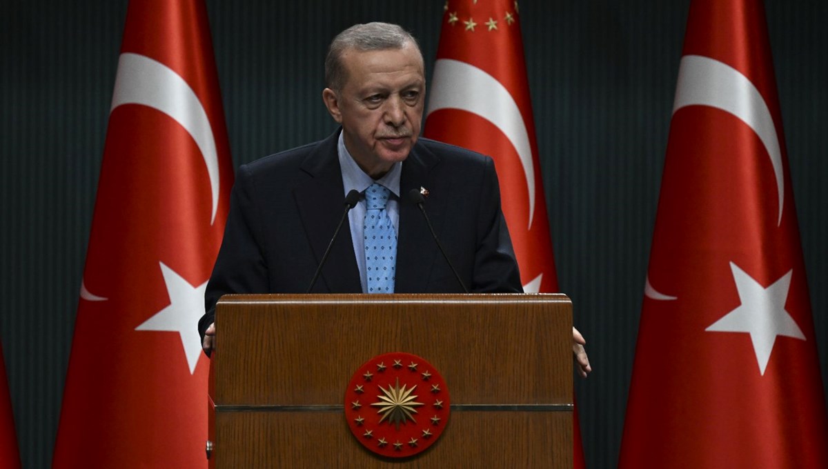 Kabine sonrası açıklama | Cumhurbaşkanı Erdoğan: EYT yıl sonuna kadar gündemimizden çıkacak Kabine sonrası açıklama | Cumhurbaşkanı Erdoğan: EYT yıl sonuna kadar gündemimizden çıkacak