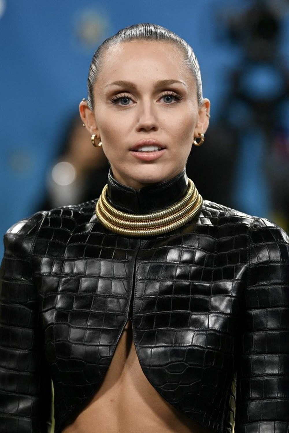 Miley Cyrus canlı yayında sağlık sorunu yaşadığını açıkladı - 3