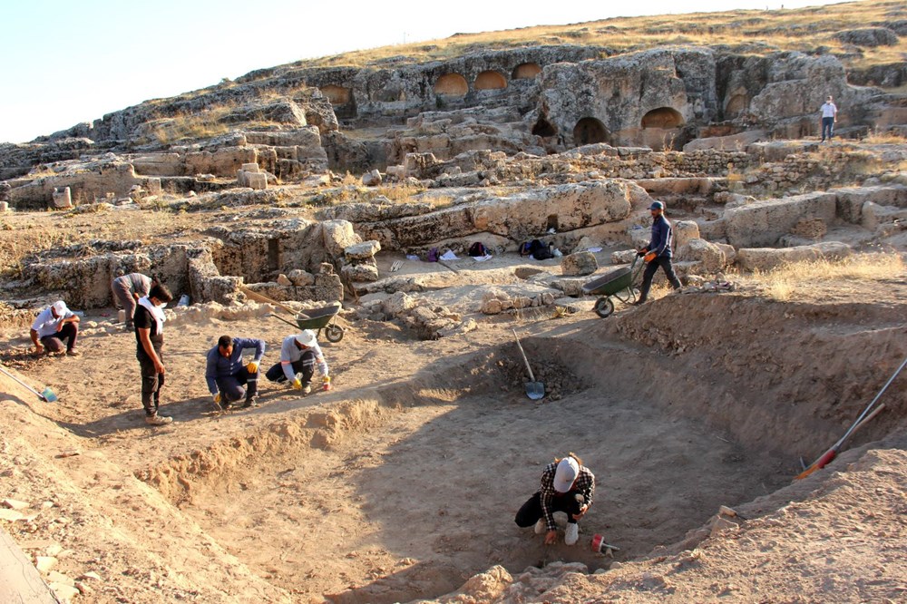 Adıyaman'daki Perre Antik Kent'teki kazılarda 9 adet üzüm işliği bulundu - 7