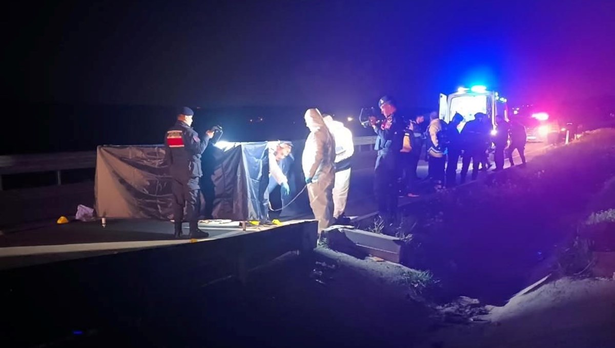 Gaziantep'te dehşet: Yol ortasında silahla vurulmuş kadın cesedi bulundu Gaziantep'te dehşet: Yol ortasında silahla vurulmuş kadın cesedi bulundu