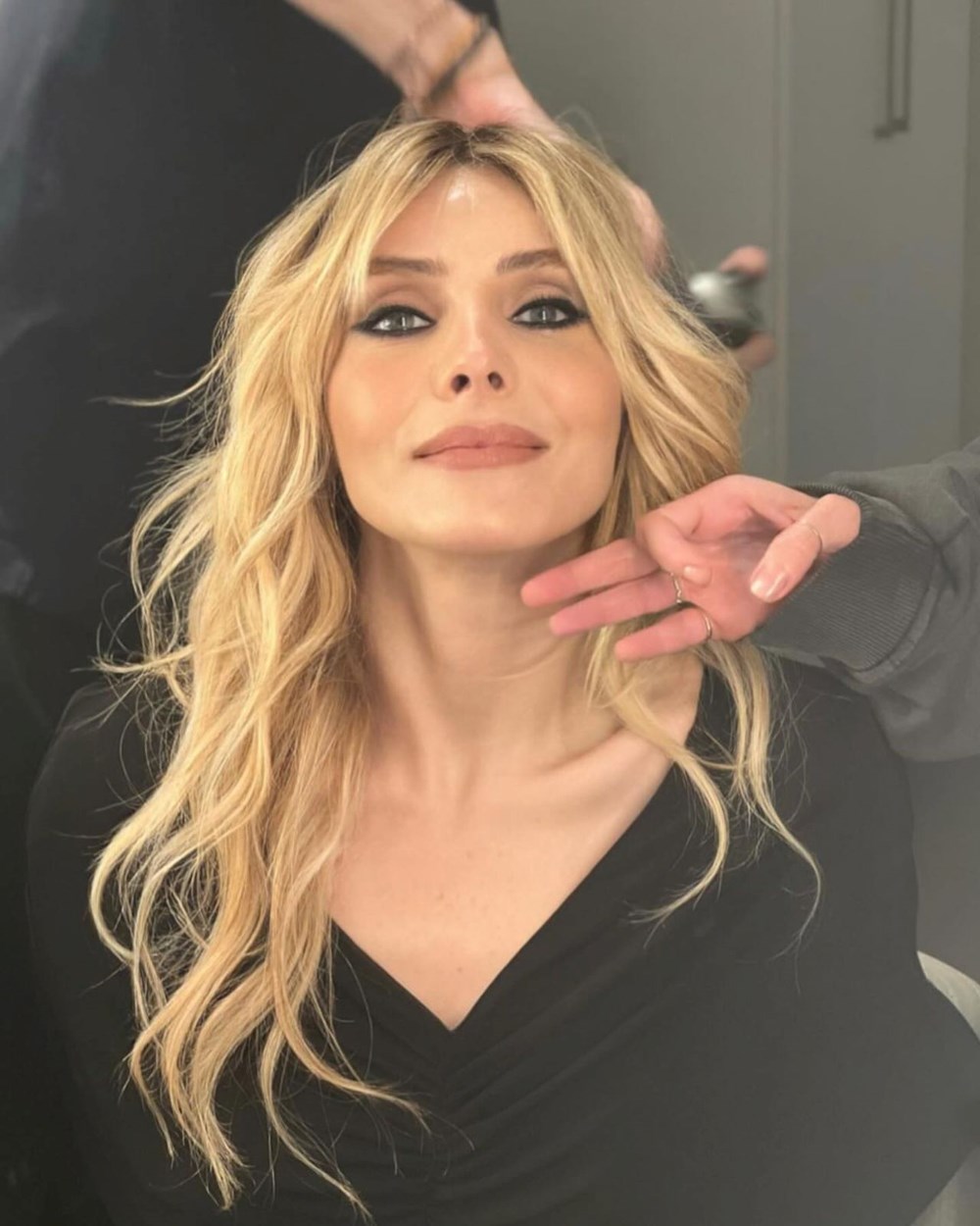 Hande Erçel yeni sineması için imaj tazeledi (Ünlülerin değişimi) 159 c 2hMJhOPkG0heMXnBli6g