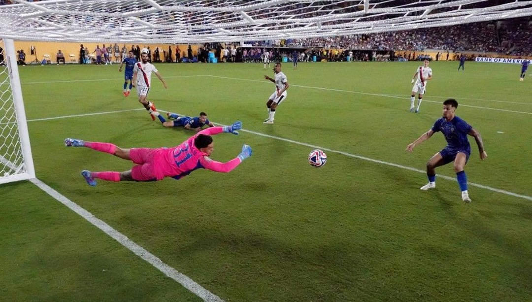 Hem tutuyor hem attıryor, Galatasaray için geliyor: City'nin 40 milyon euro ödediği Ederson bavulunu topladı