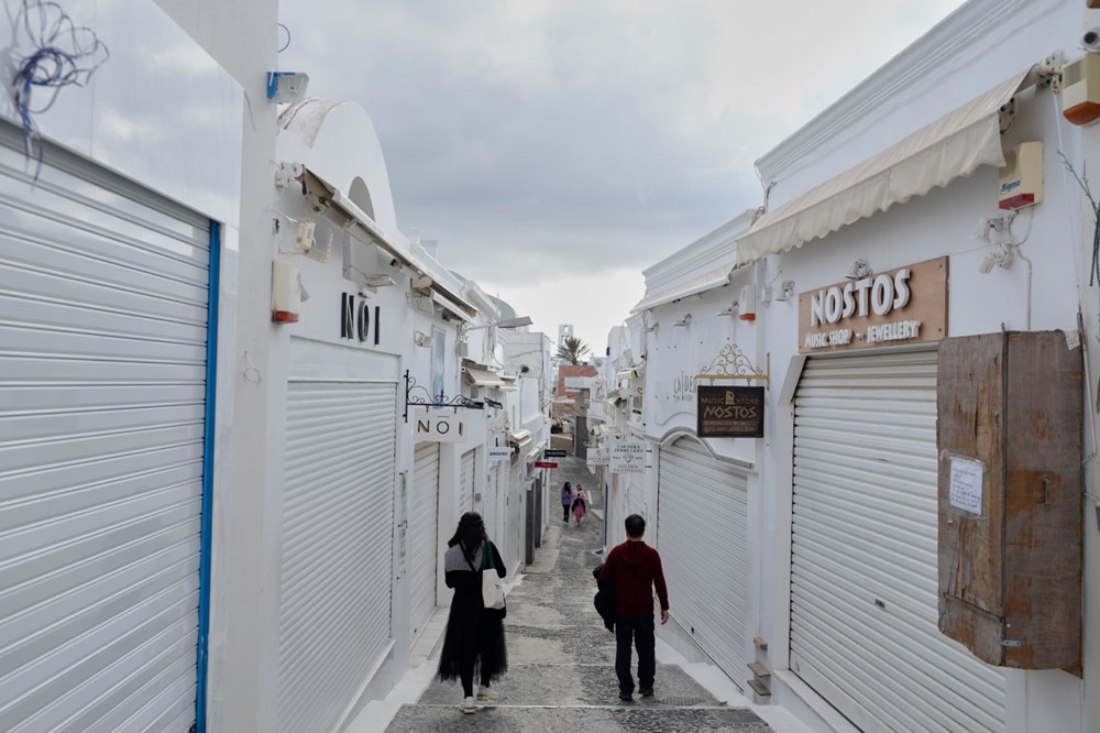 Santorini'den büyük kaçış! Ek uçak seferleri kondu, gemiler art arda kalkıyor - 4