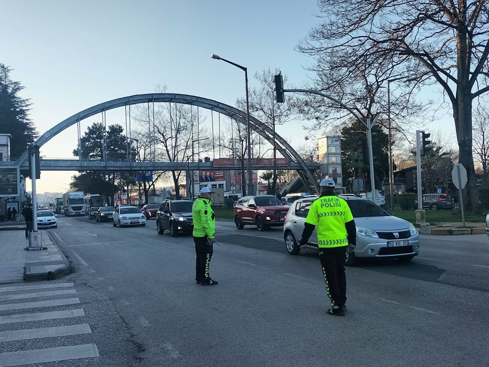 Yollarda bayram yoğunluğu başladı | Karayollarında son durum - 8