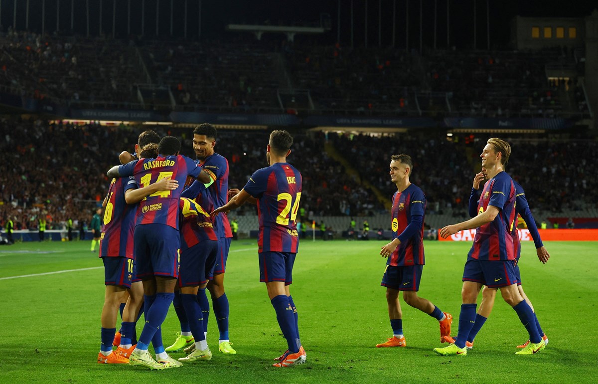 Barcelonalı futbolcular, atılan gol sonrası böyle sevinç yaşadı.
