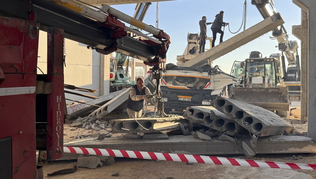 Gaziantep'te feci ölüm: Beton bloğun altında kalan sürücü hayatını kaybetti