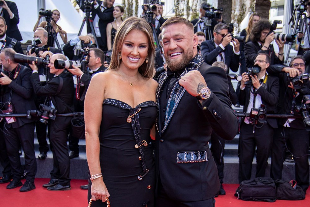 Conor McGregor NBA maskotunu yumruklayarak hastanelik etti - 6