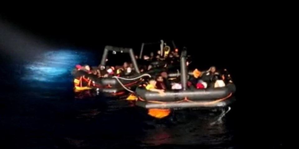 Ege Denizi'nde göçmen hareketliliği: 172 göçmen kurtarıldı - 1