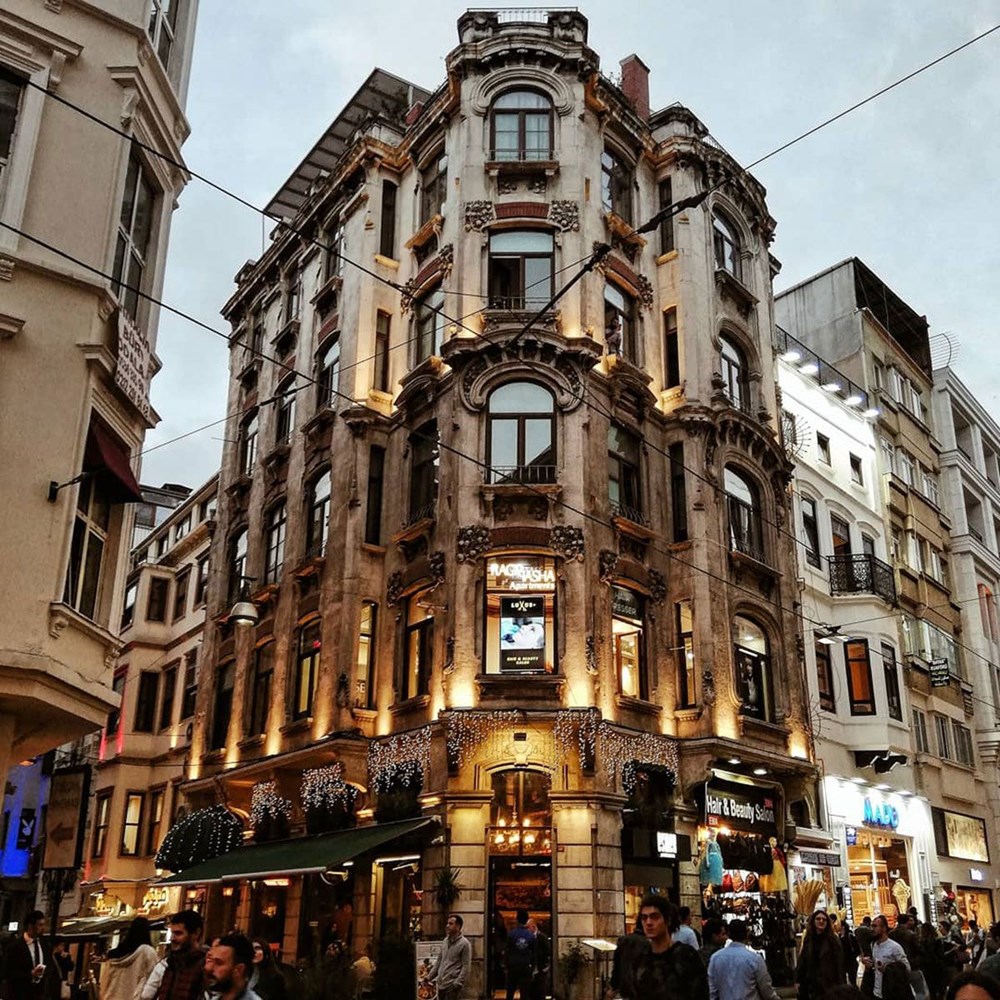 İstanbul'un tarihi 10 apartmanı ve hikayeleri - 2