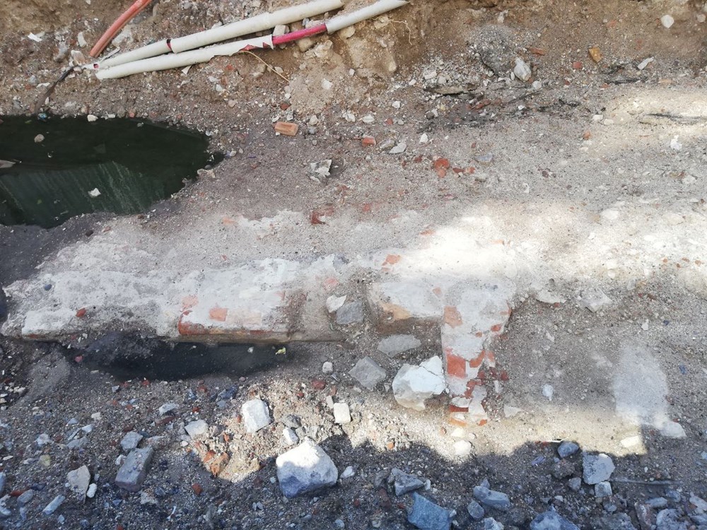 İzmir'de altyapı çalışması sırasında 300 yıllık bedesten bulundu - 3