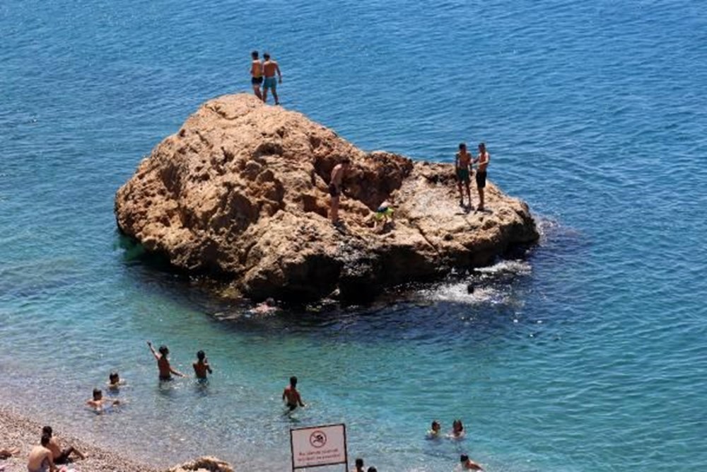 Antalya sahillere akın etti - 4