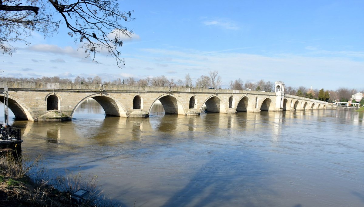 Edirne'de Meriç ve Tunca nehirlerinin su seviyesi 4 kat arttı