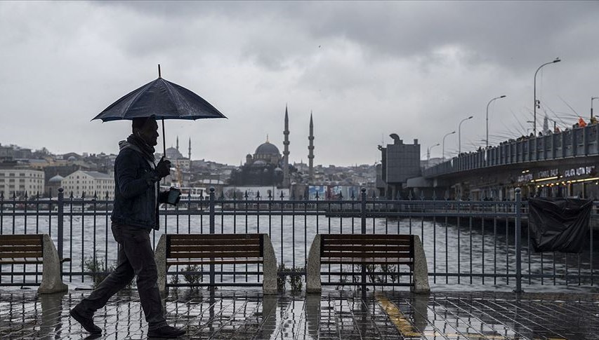 Bahar havası bitti, kış geri geliyor: İstanbul'da bugün yağmur, yarın kar bekleniyor