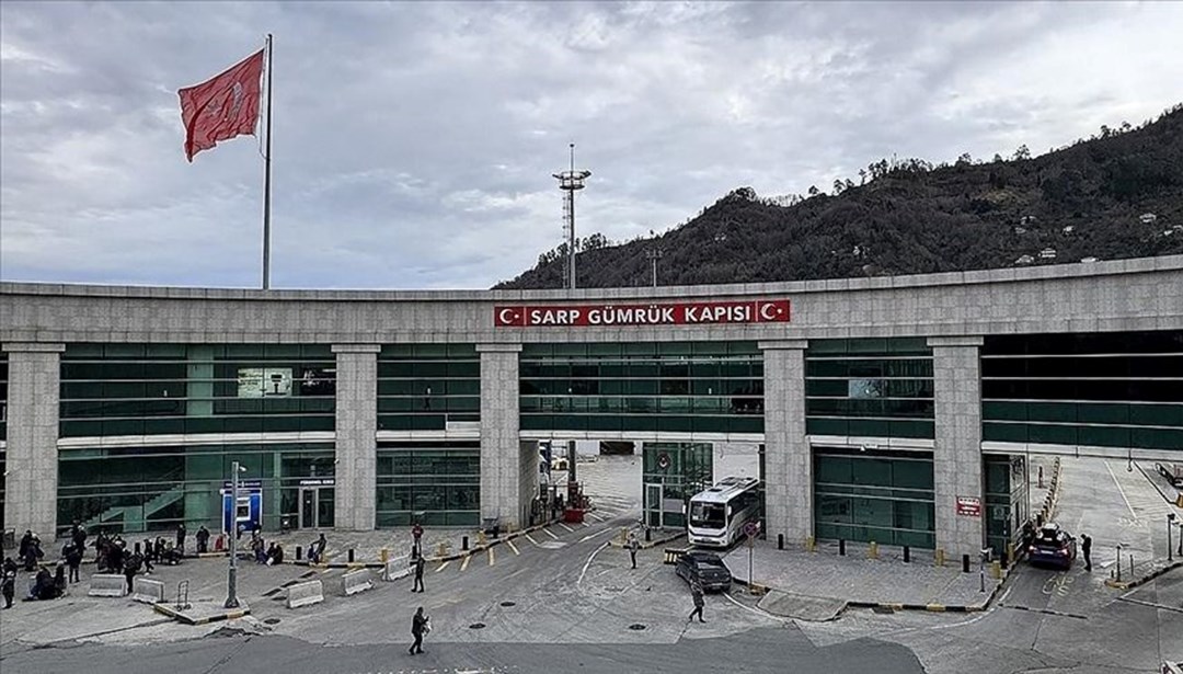 Sarp Sınır Kapısı'ndan bayram yoğunluğu yaşandı