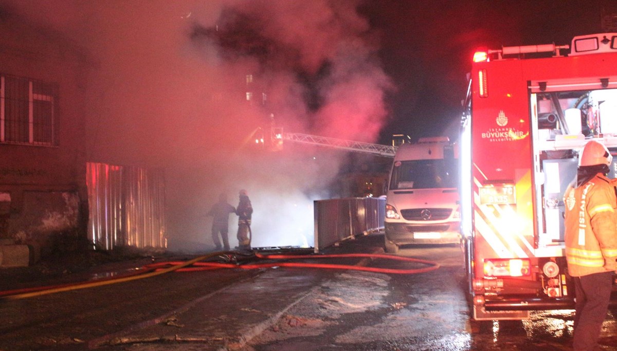 İşçilerinin kaldığı konteynerler yandı: 4 işçi son anda kurtuldu