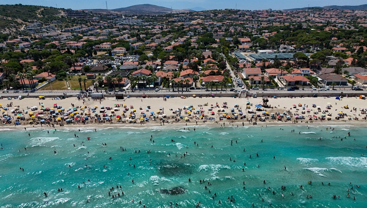 Çeşme'de bayram yoğunluğu: Oteller yüzde 100 doldu