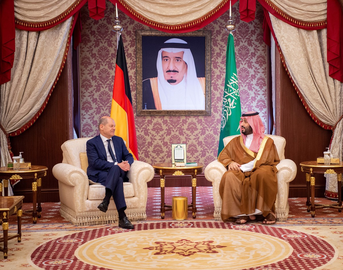 Scholz, Veliaht Prens Muhammed Bin Salman ile görüştü.