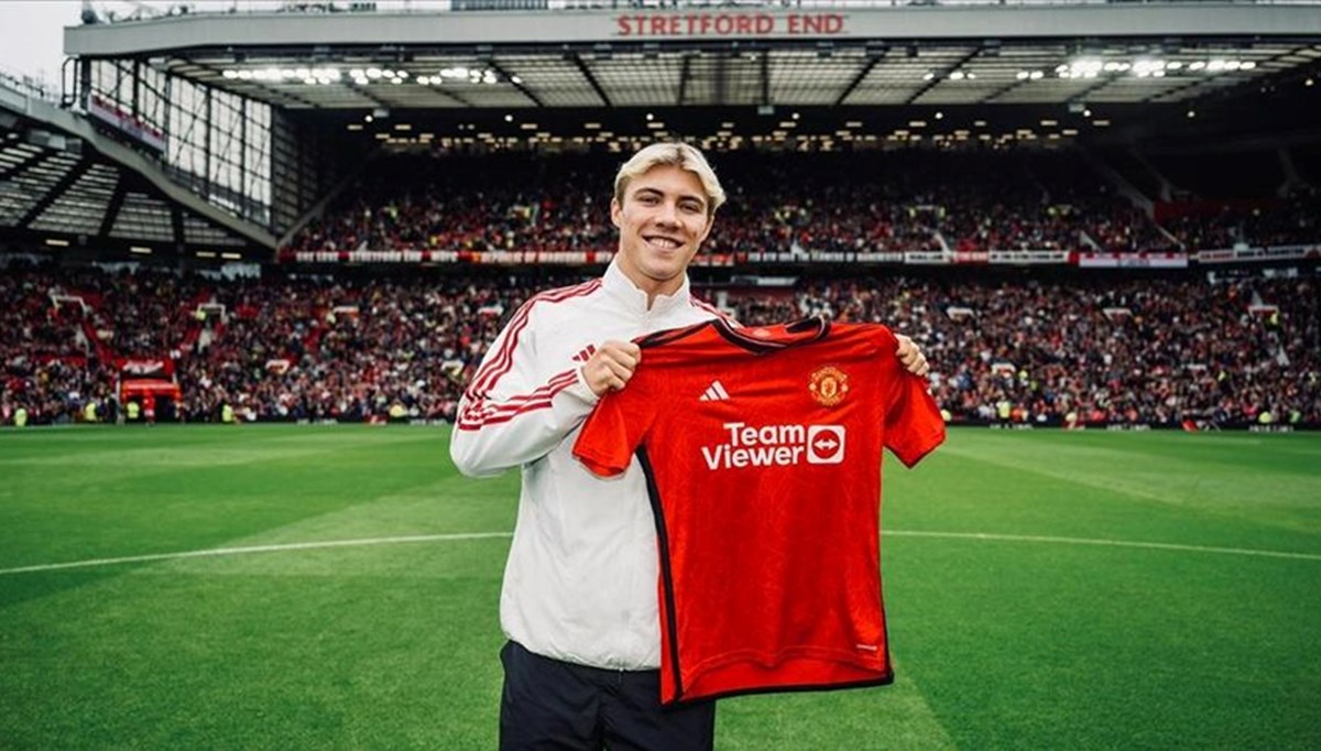 Manchester United, Rasmus Hojlund'u renklerine bağladı Manchester United, Rasmus Hojlund'u renklerine bağladı