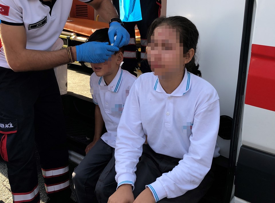 SON DAKİKA: Beylikdüzü'nde öğrencileri taşıyan okul servisi takla attı - 2