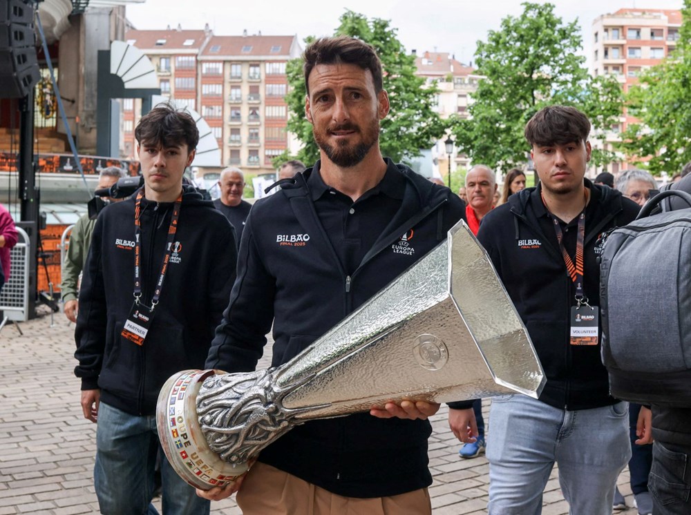 Tottenham ile Manchester United karşı karşıya: 1.5 milyar euroluk dev maç! 77 ci7oLNVFu0aiMu TDiC2SA