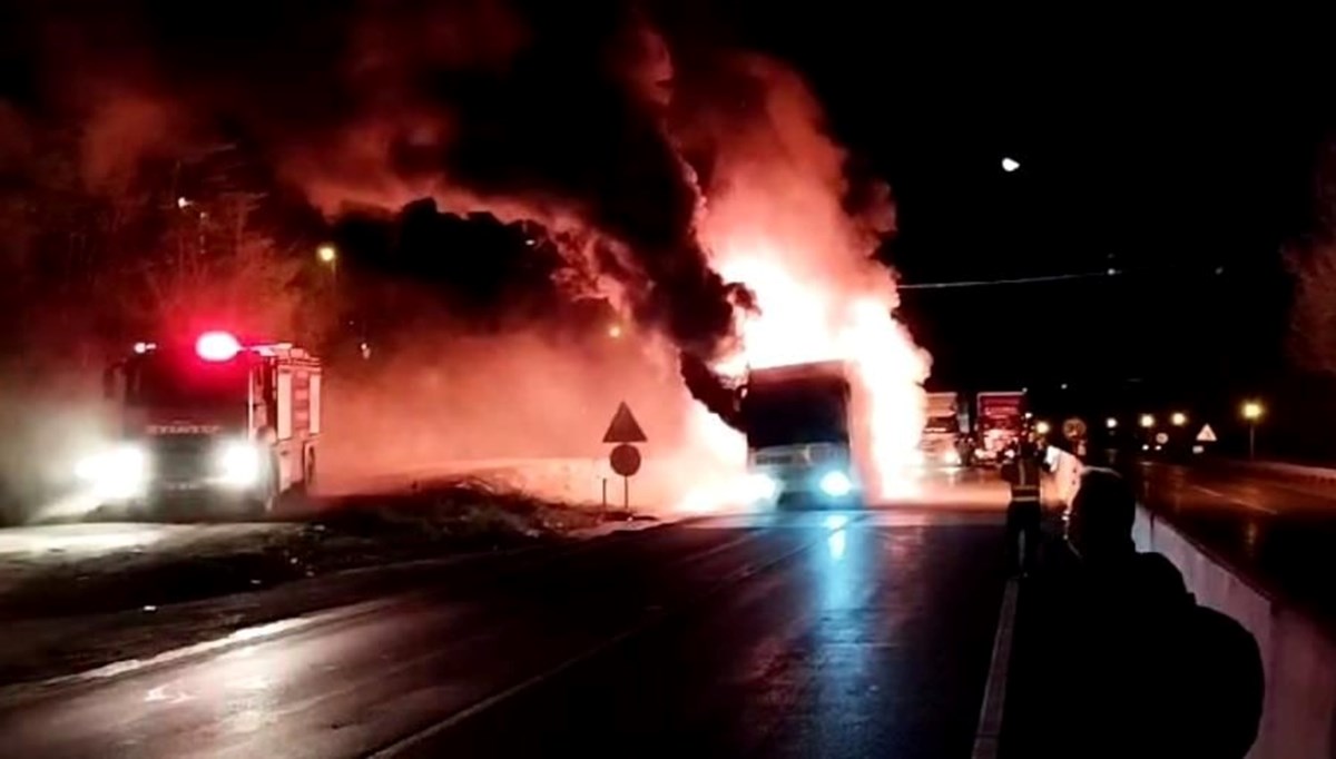 Bolu Dağı'nda yolcu otobüsü alev aldı: Faciadan dönüldü