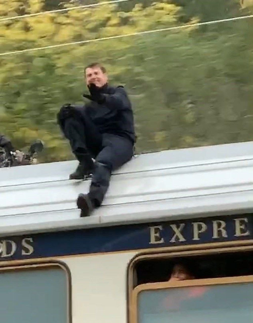 Tom Cruise'un Görevimiz Tehlike 7'den set arkadaşı: Onu izlerken nasıl hayatta kaldığını anlamıyoruz - 9
