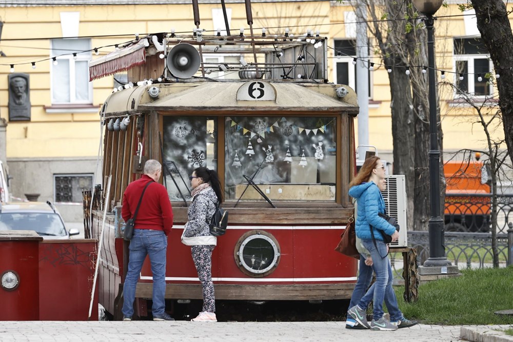 Savaşın gölgesindeki Ukrayna'nın başkenti Kiev'in caddeleri canlanmaya başladı - 30