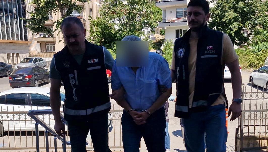 Müze müdürü ve muhasebecisine gözaltı
