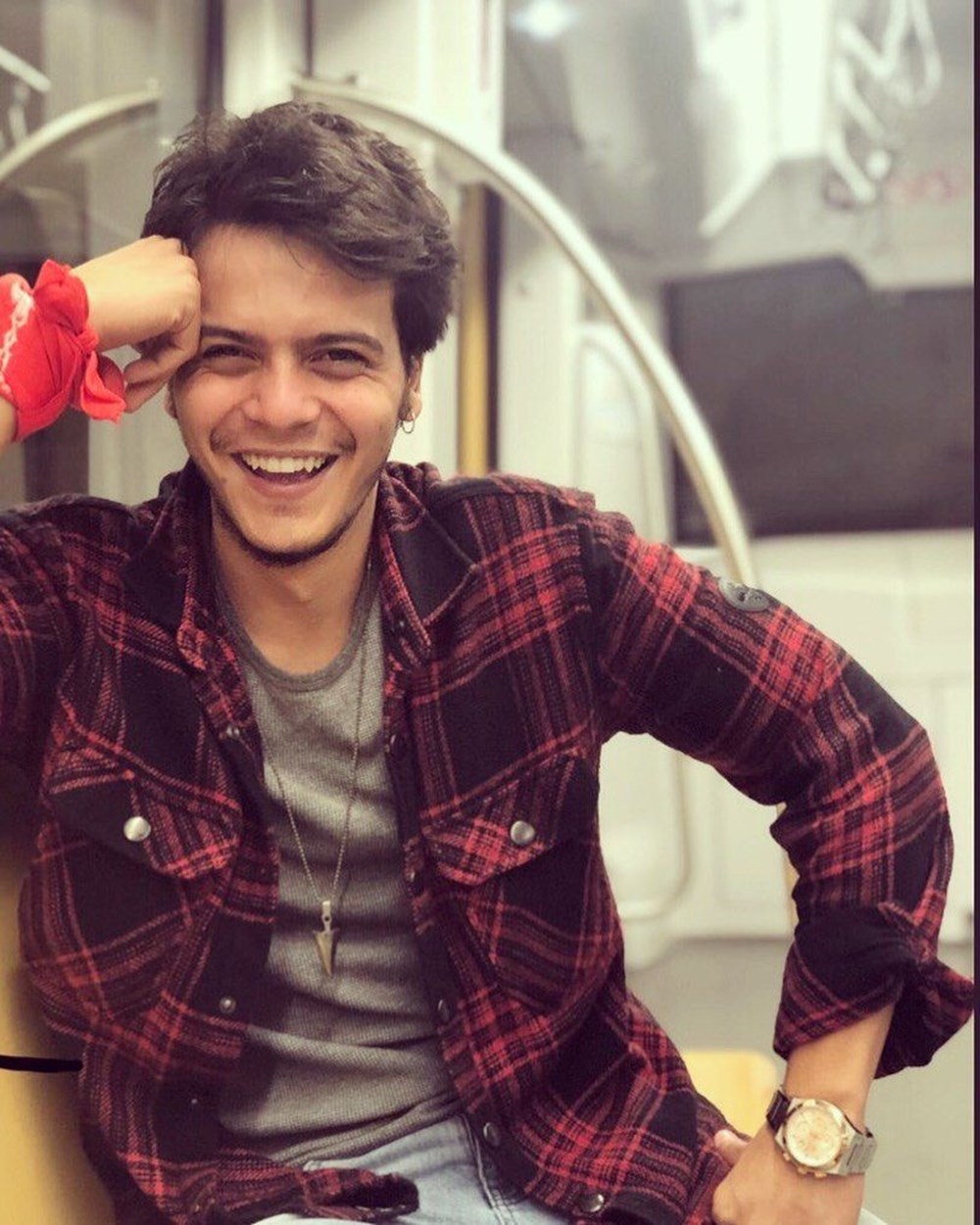 Lenfoma ile mücadele eden Arif Güloğlu�ndan ilk açıklama Magazin