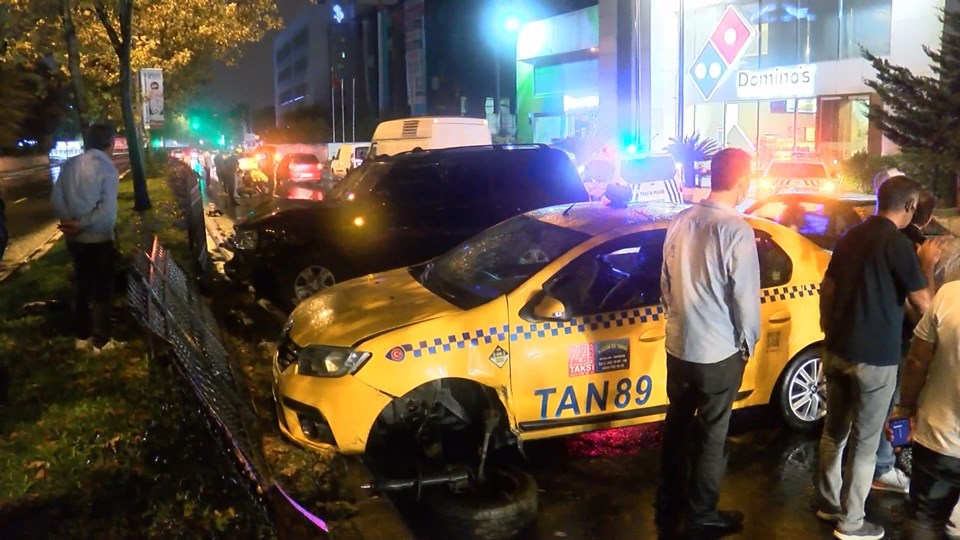 İstanbul Sarıyer'de aynı bölgede iki kaza: 6 yaralı - 2