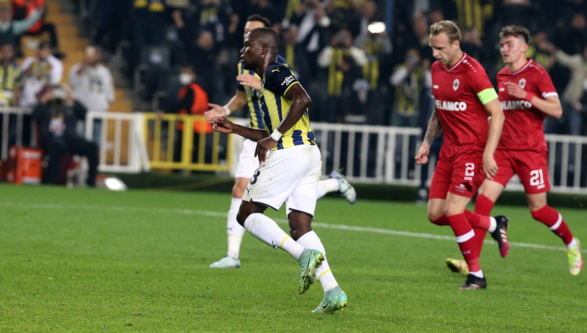Fenerbahçe, Antwerp ile berabere kaldı (UEFA Avrupa Ligi) Fenerbahçe, Antwerp ile berabere kaldı (UEFA Avrupa Ligi)