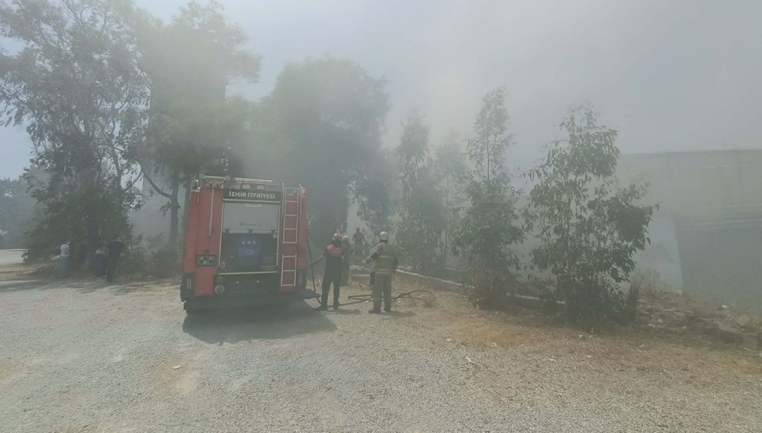 İzmir'de geri dönüşüm tesisinde yangın