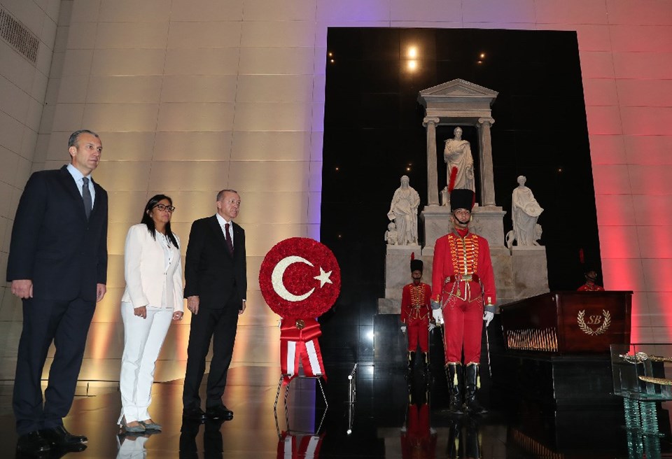 Cumhurbaşkanı Erdoğan: Siyasi meseleler bir halkı toptan cezalandırarak çözülemez - 1