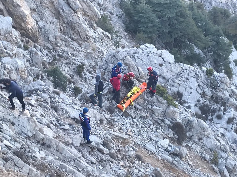 Antalya'da yamaç paraşütü kazası (Askeri helikopterle kurtarıldı) - 2