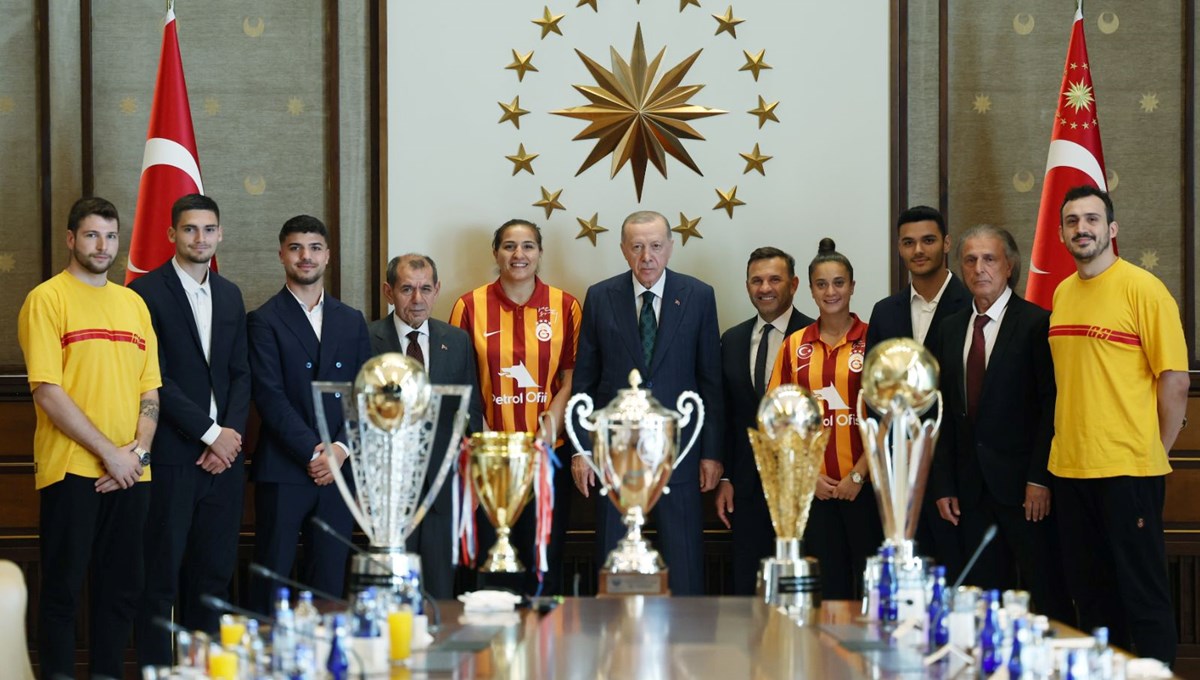 Şampiyon Galatasaray Beştepe'de Şampiyon Galatasaray Beştepe'de