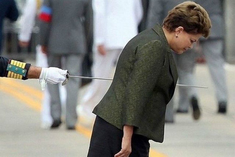 Случайно стала жертвой. Девушка с электрошокером. Случайно стала жертвой. Случайно стала жертвой. Случайно стала жертвой.