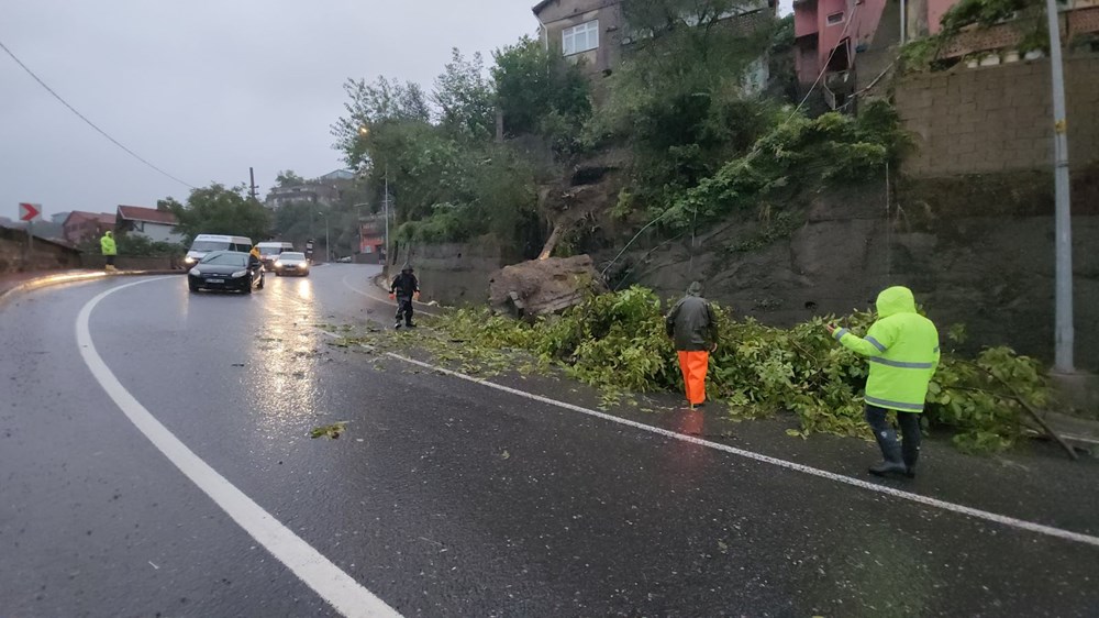 Zonguldak'ta aşırı yağış: Mezarlıklarda heyelan oluştu, 4 ev tahliye edildi - 3