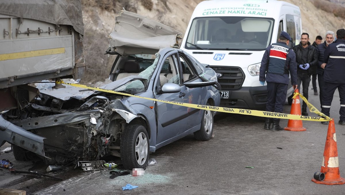 Ankara'da cenaze dönüşü feci kaza: Aynı aileden 2 ölü, 4 yaralı