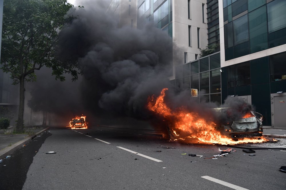 Fransa'da "polis kurşunu ile ölüm" isyanı büyüyor | "Çocuklarınızı evde tutun" - 12