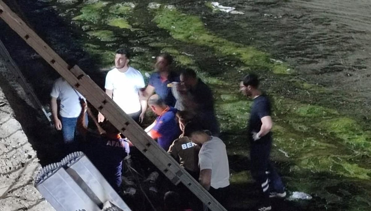 Selfie yapmak isterken dereye düştü, AFAD ekipleri kurtardı Selfie yapmak isterken dereye düştü, AFAD ekipleri kurtardı