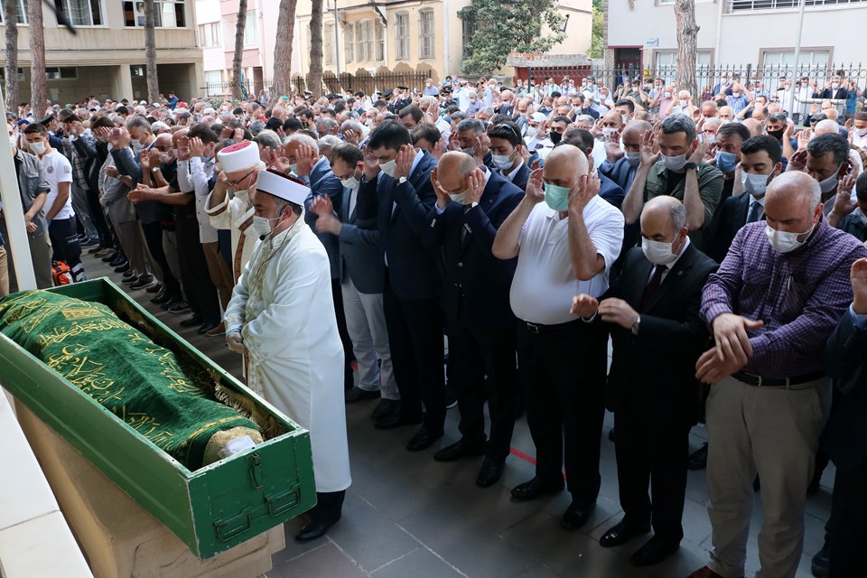 Bakan Soylu'nun kayınpederi vefat etti - 1