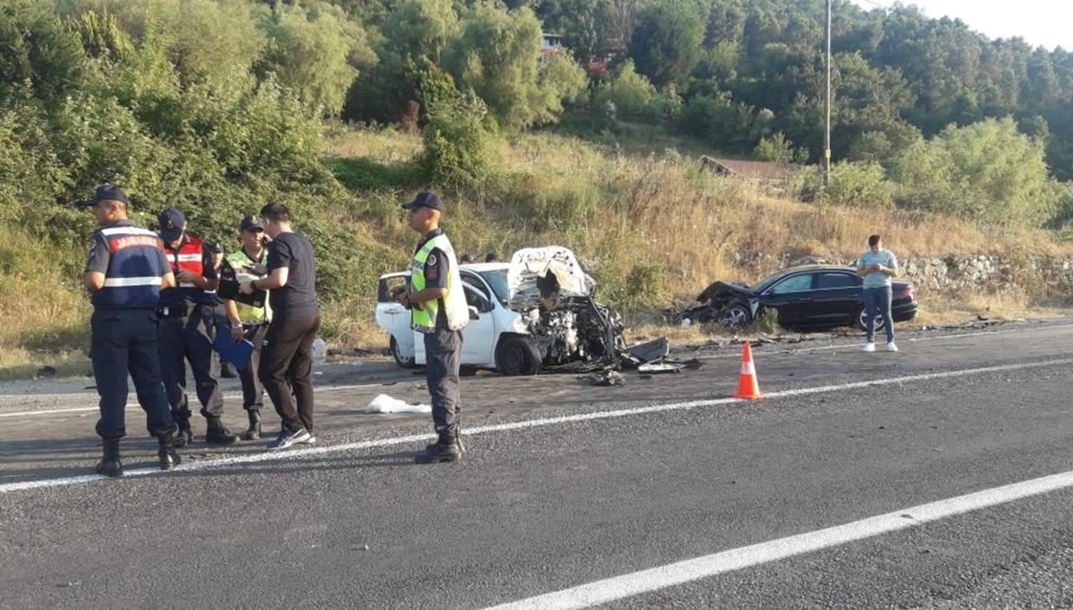 Yalova'da feci kaza: 2 ölü, 5 yaralı