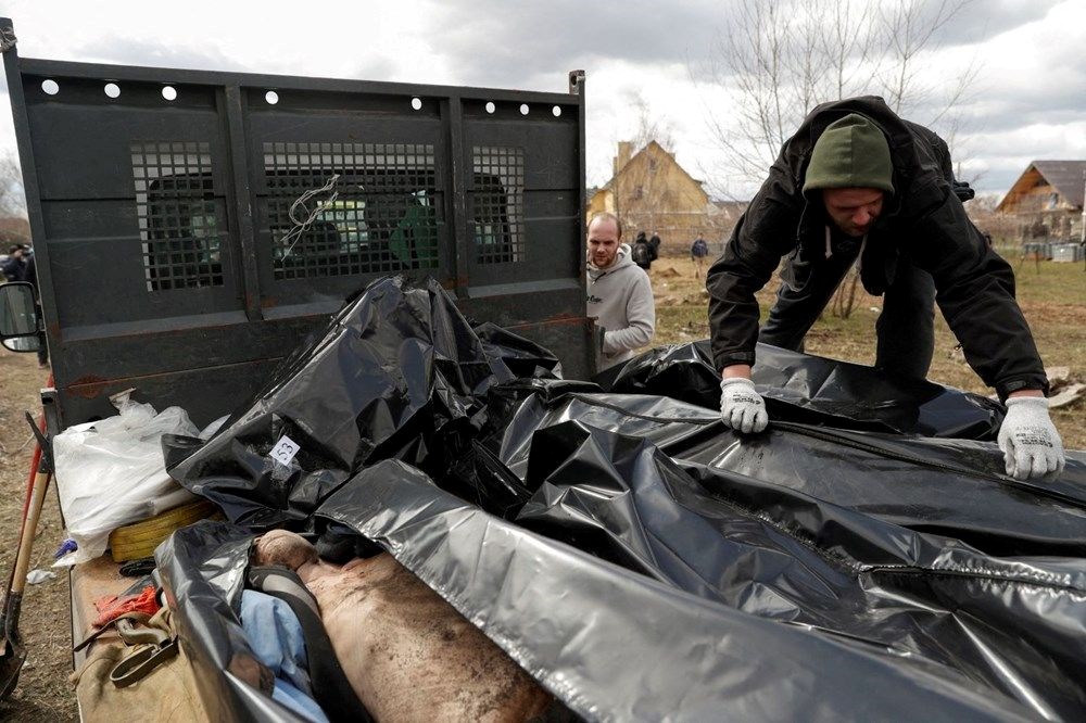 Ukrayna'da acılar dinmiyor: Mariupol'deki bir enkazın bodrumundan 200 ceset çıkarıldı - 17