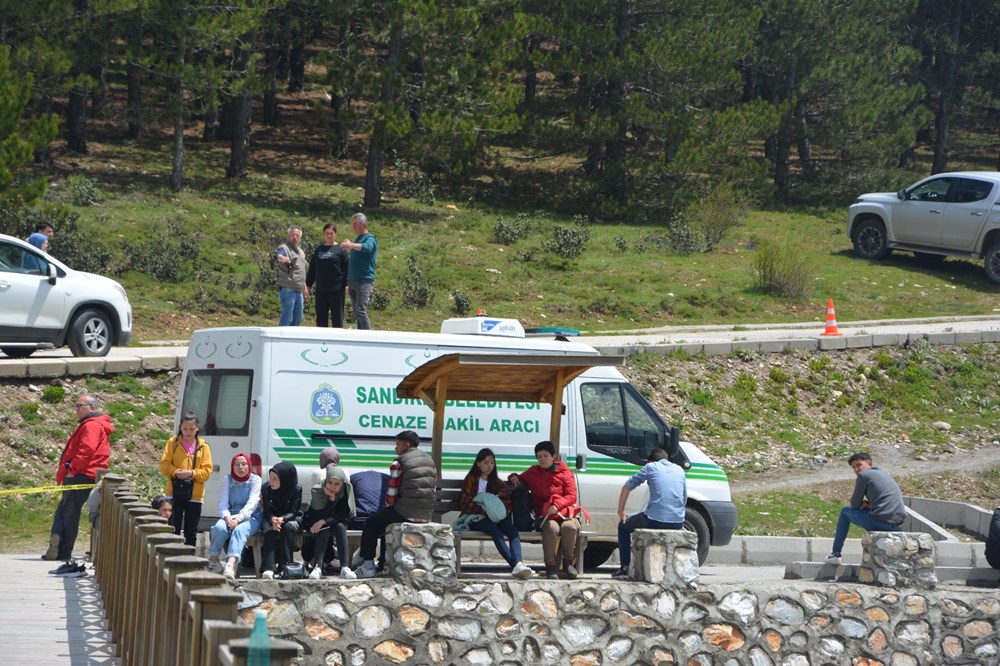 Afyonkarahisar'da piknik faciası: 2'si öğrenci 4 kişi gölette boğuldu - 9