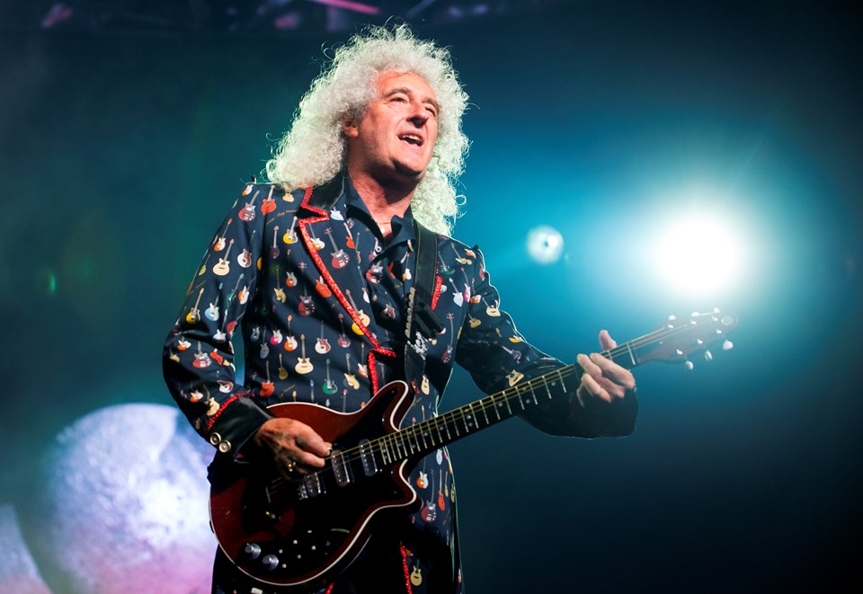 Queen grubunun efsanevi gitaristi Brian May kalp krizi geçirdiğini açıkladı - 1