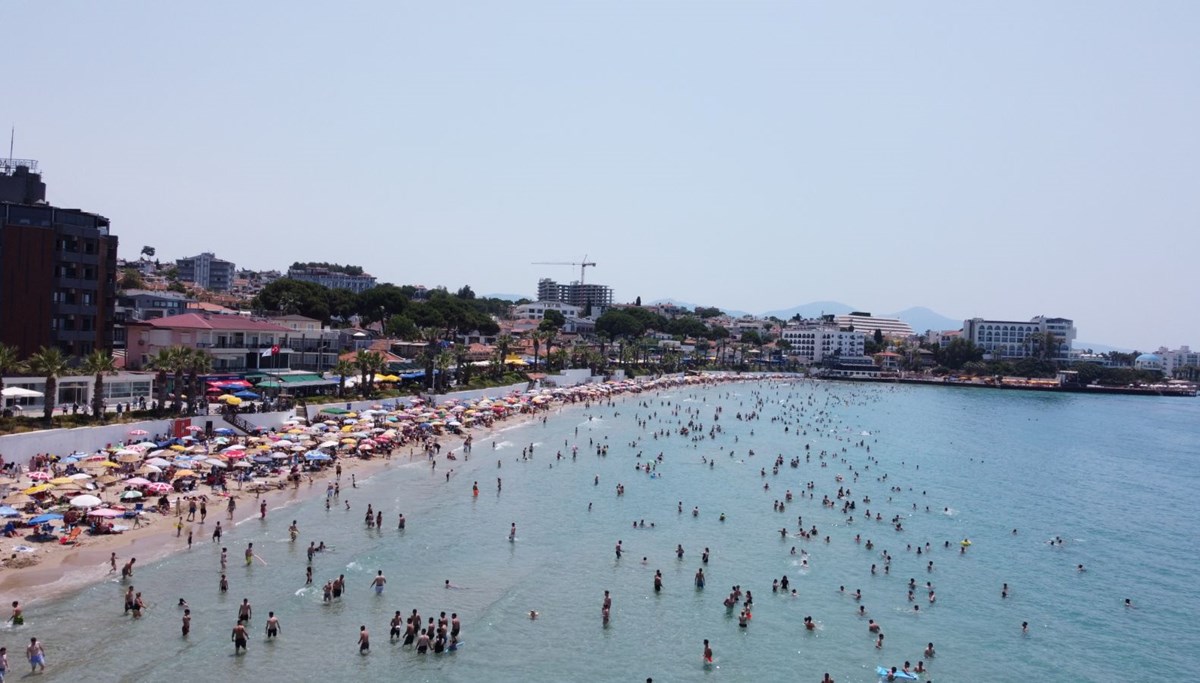 Aydın'ın turistik ilçelerinde bayram yoğunluğu yaşanıyor