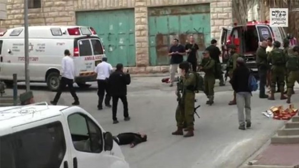 Yaralı Filistinliyi öldüren İsrail askeri suçlu bulundu - 1