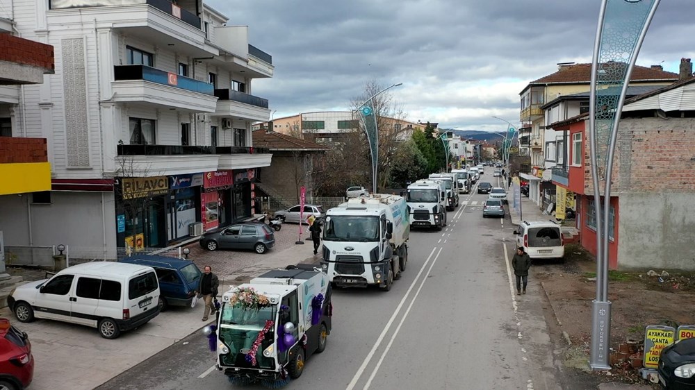 Belediye temizlik görevlisi mini süpürge aracını gelin arabası yaptı - 5