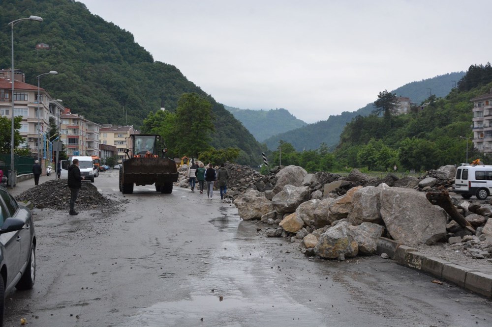 Karadeniz'i sel vurdu: 2 can kaybı - 6